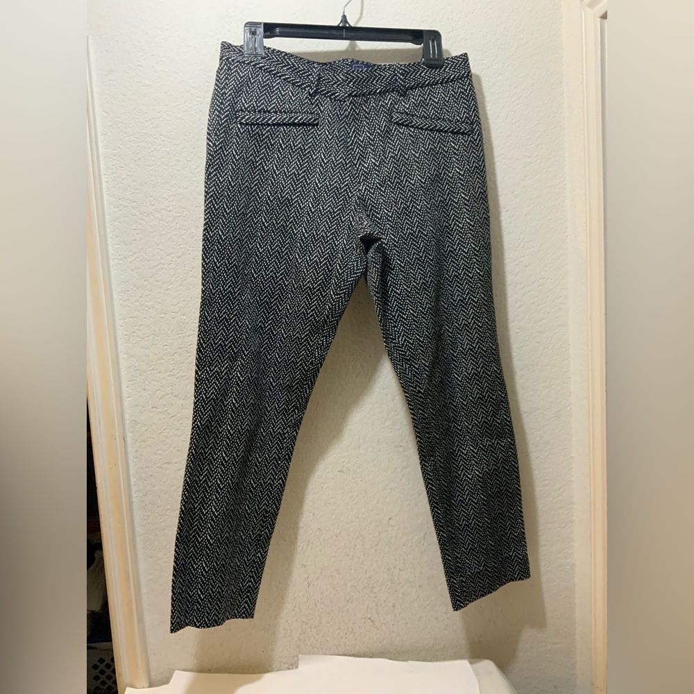 GAP Black and White Straight Leg cropped Pants 10R